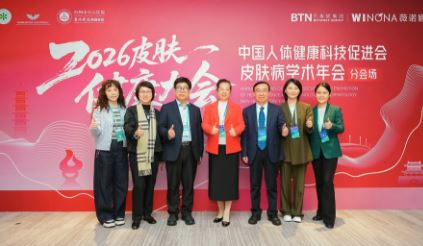 �ԡ�Ƥ����̬��Ϊê�㣬ޱŵ�ȿ���ȫ����Ƥ������������·��